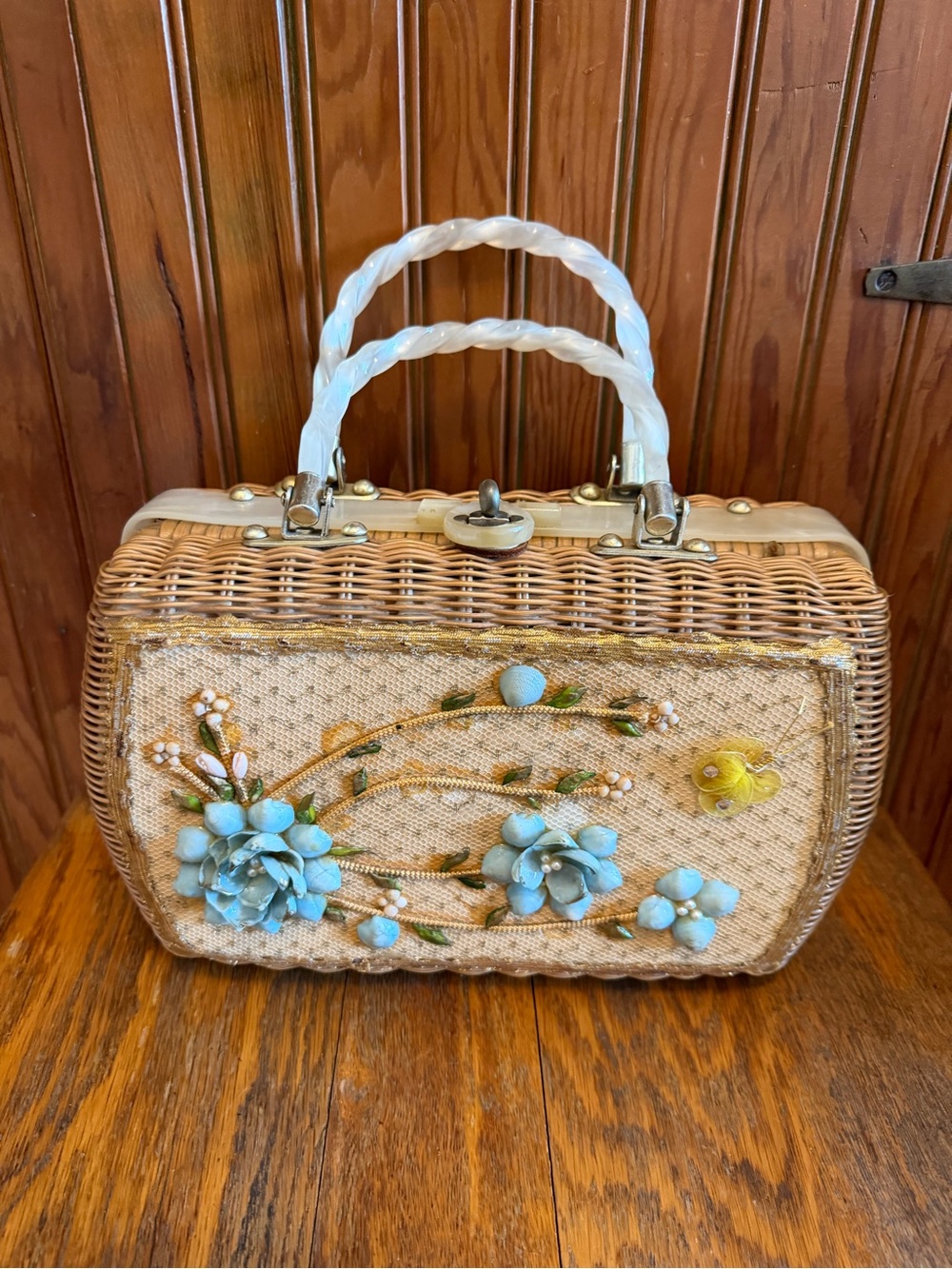 Vintage Princess Charming Atlas Purse Wicker Lucite Floral Design Florida Shells